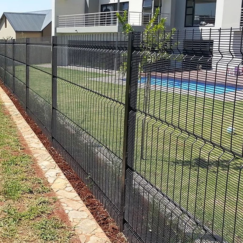 Kozonetec Facebook ad: Quality Fences at Best Prices.MOQ 1000 meters