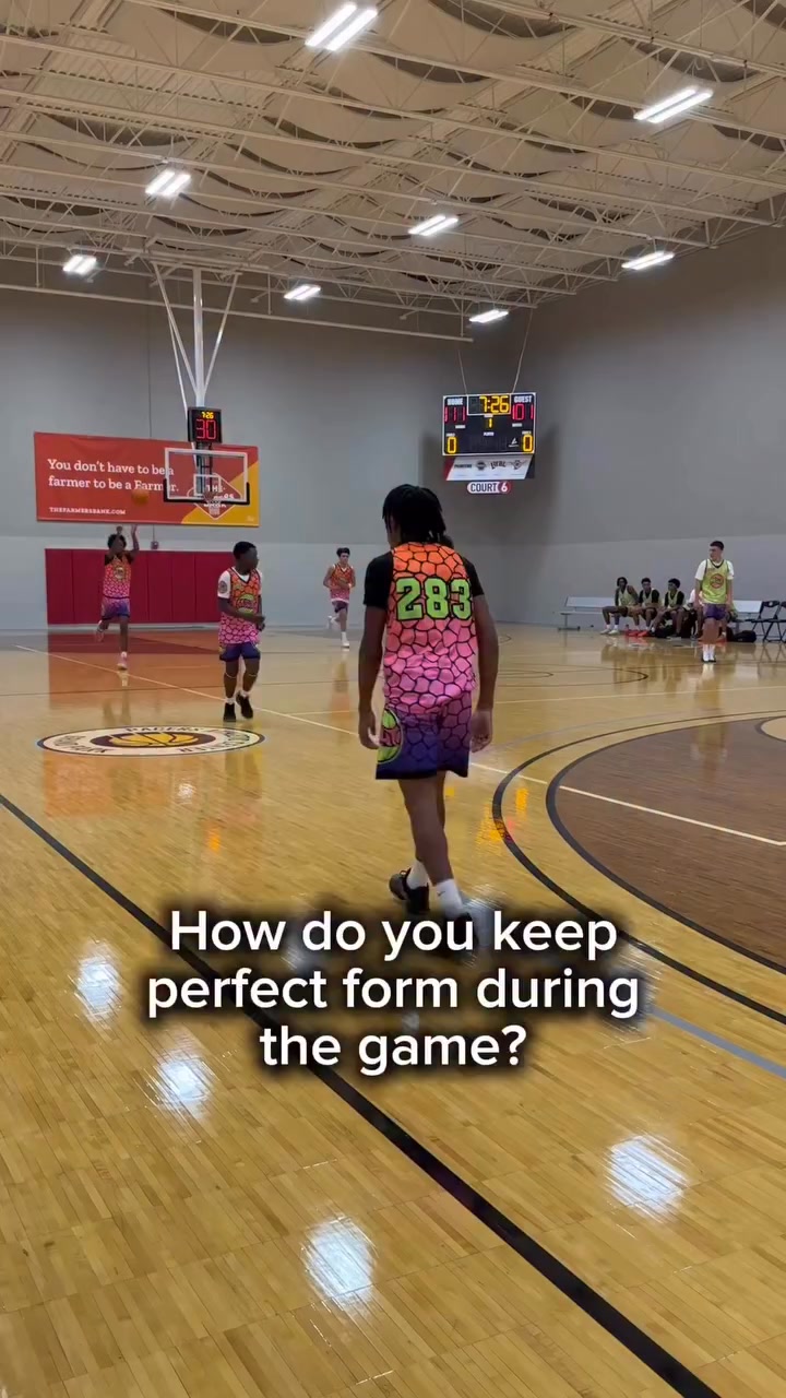 FORM Basketball Facebook ad: Train Like a Pro, with FORM!