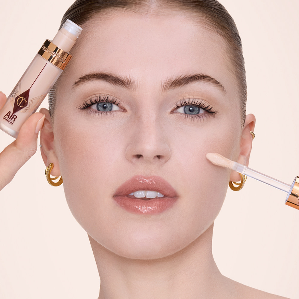 Charlotte Tilbury Facebook ad: Darling, iscriviti oggi al PROGRAMMA FEDELTÀ e ottieni…