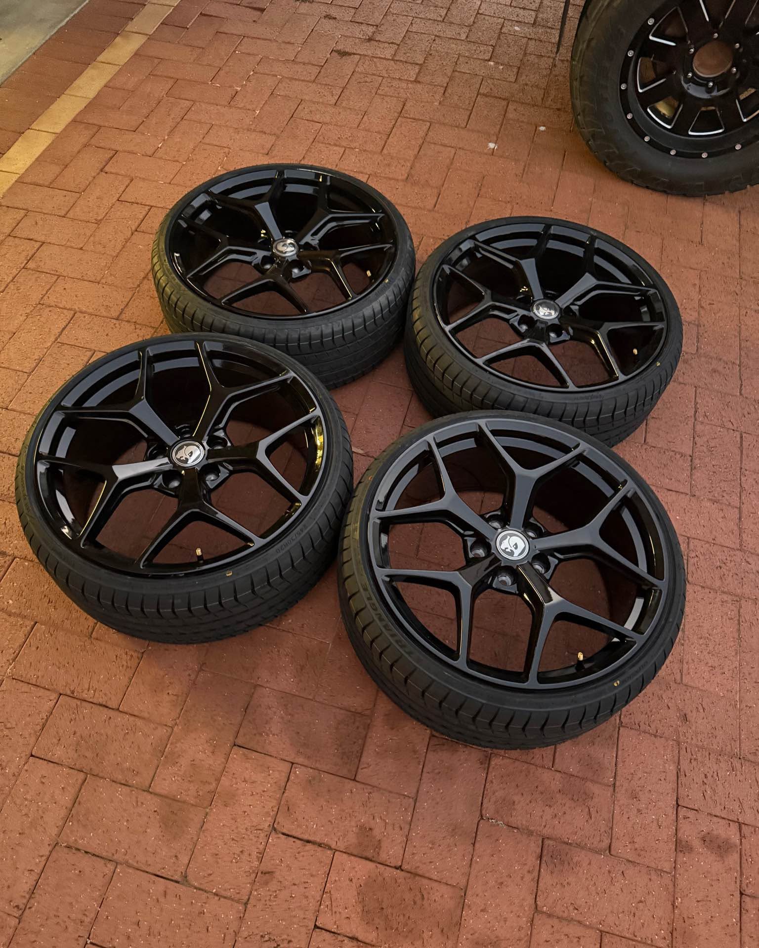 Jake Glover Facebook ad: 20 staggered GTSR VF HSV wheels