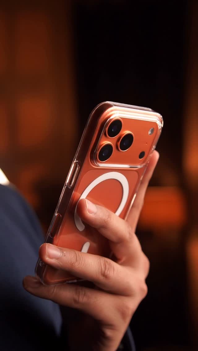 Rezoni Facebook ad: Bulky cases ruin the whole iPhone experience.