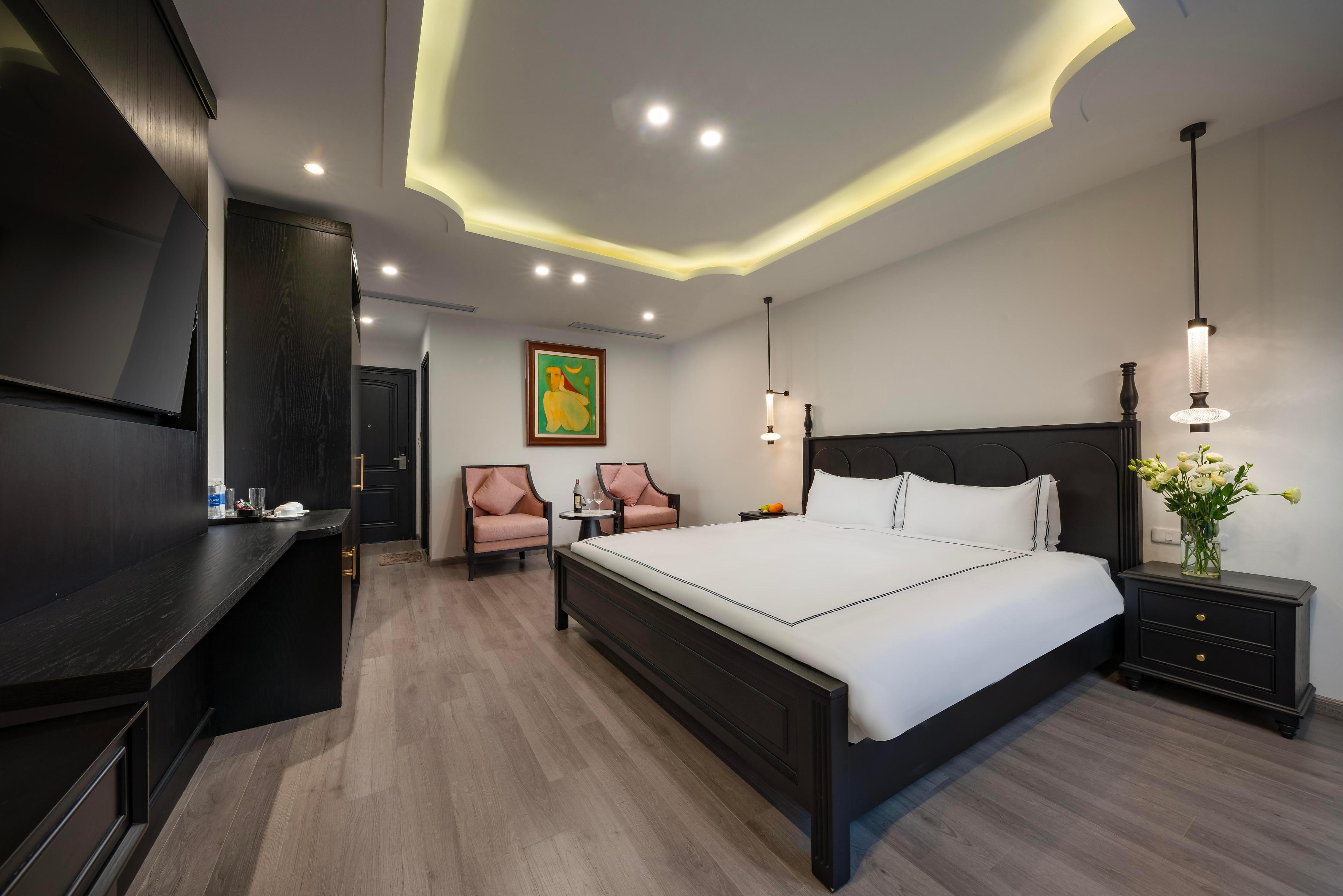 MakeMyTrip UAE Facebook ad: Flat 20% Off on your first hotel booking…