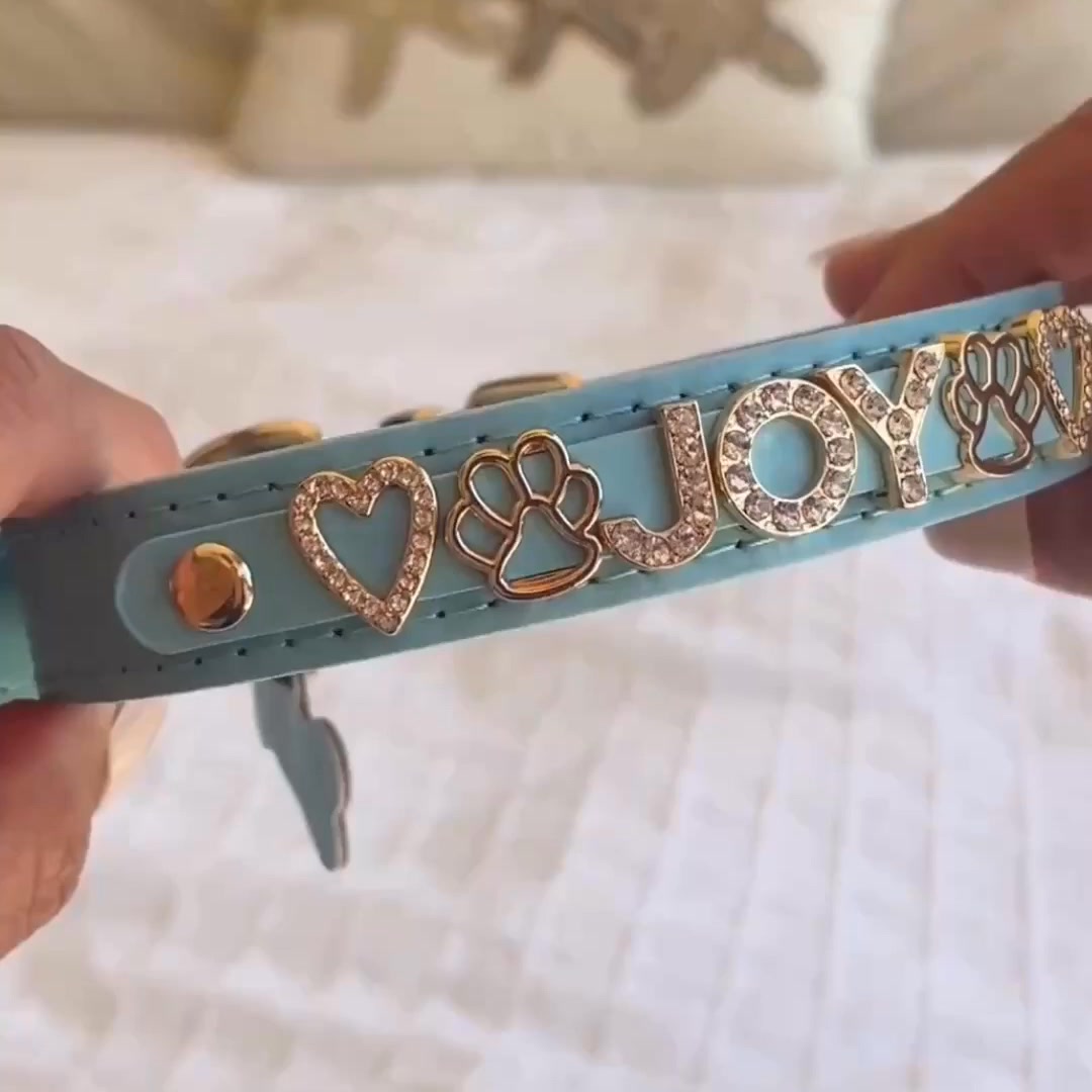 Paws Paws Miami Facebook ad: Personalize Her Sparkle Collar