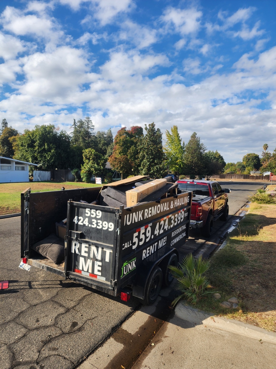 California Junk Haulers Facebook ad: Rated 5 Stars