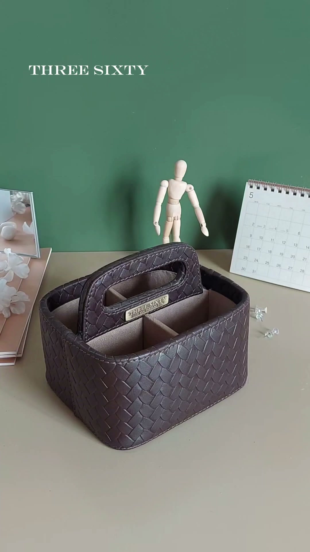 Three Sixty Facebook ad: Leather Desk Organizers