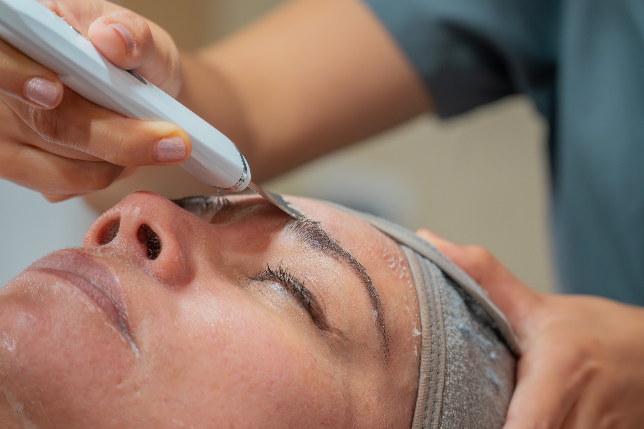 Yulitia Ensenada Facebook ad: ESTA ES TU SEÑAL PARA ESTUDIAR COSMETOLOGÍA