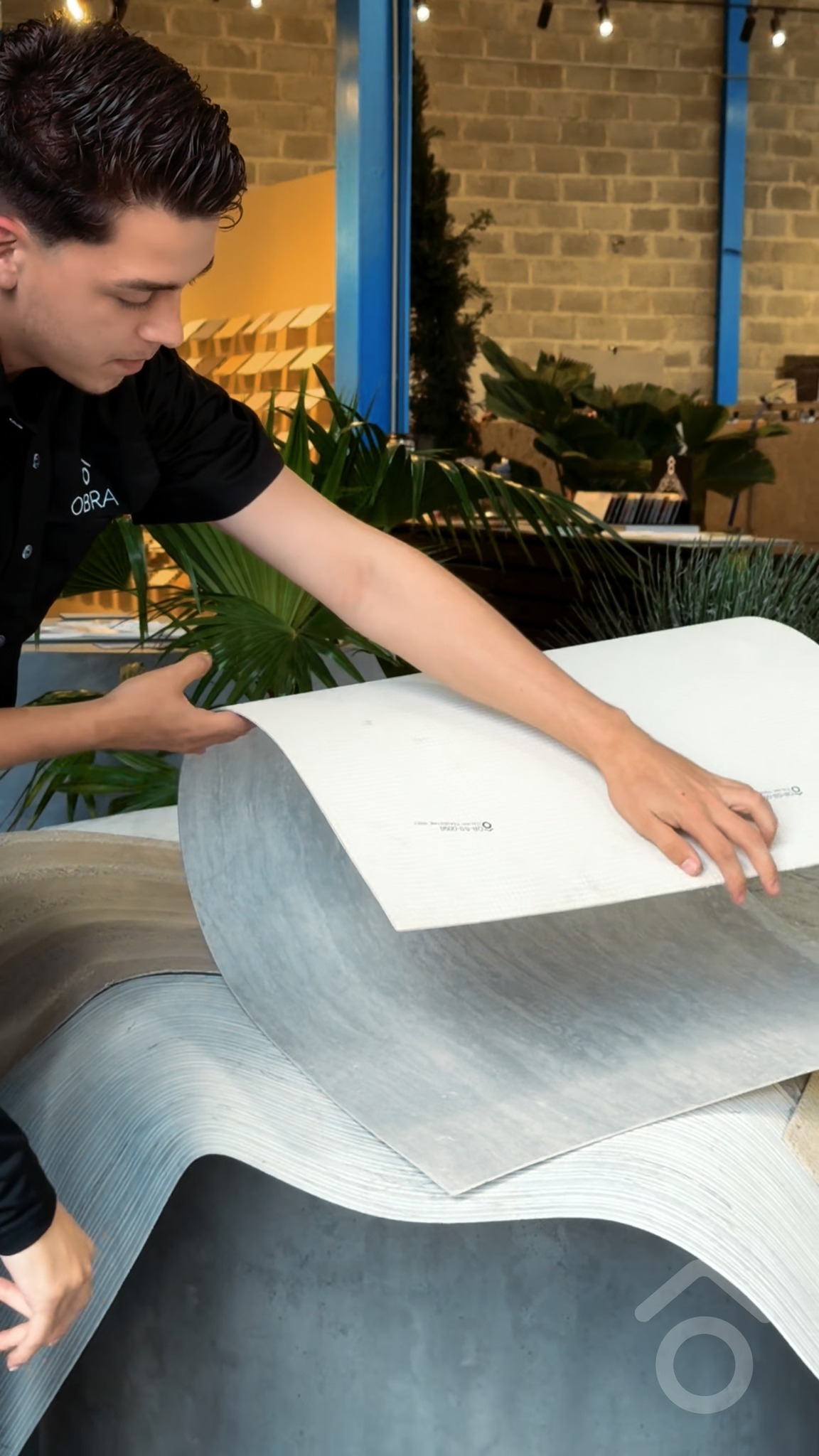 Obra Venezuela Facebook ad: Con la piedra flexible, el transporte deja de…