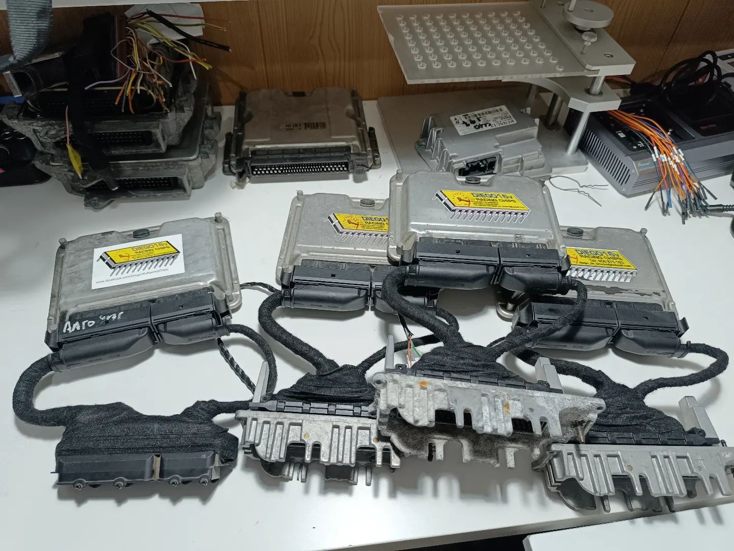 Diego16v Racing Chips Facebook ad: En stock adaptador para pasar tu antigua ecu…