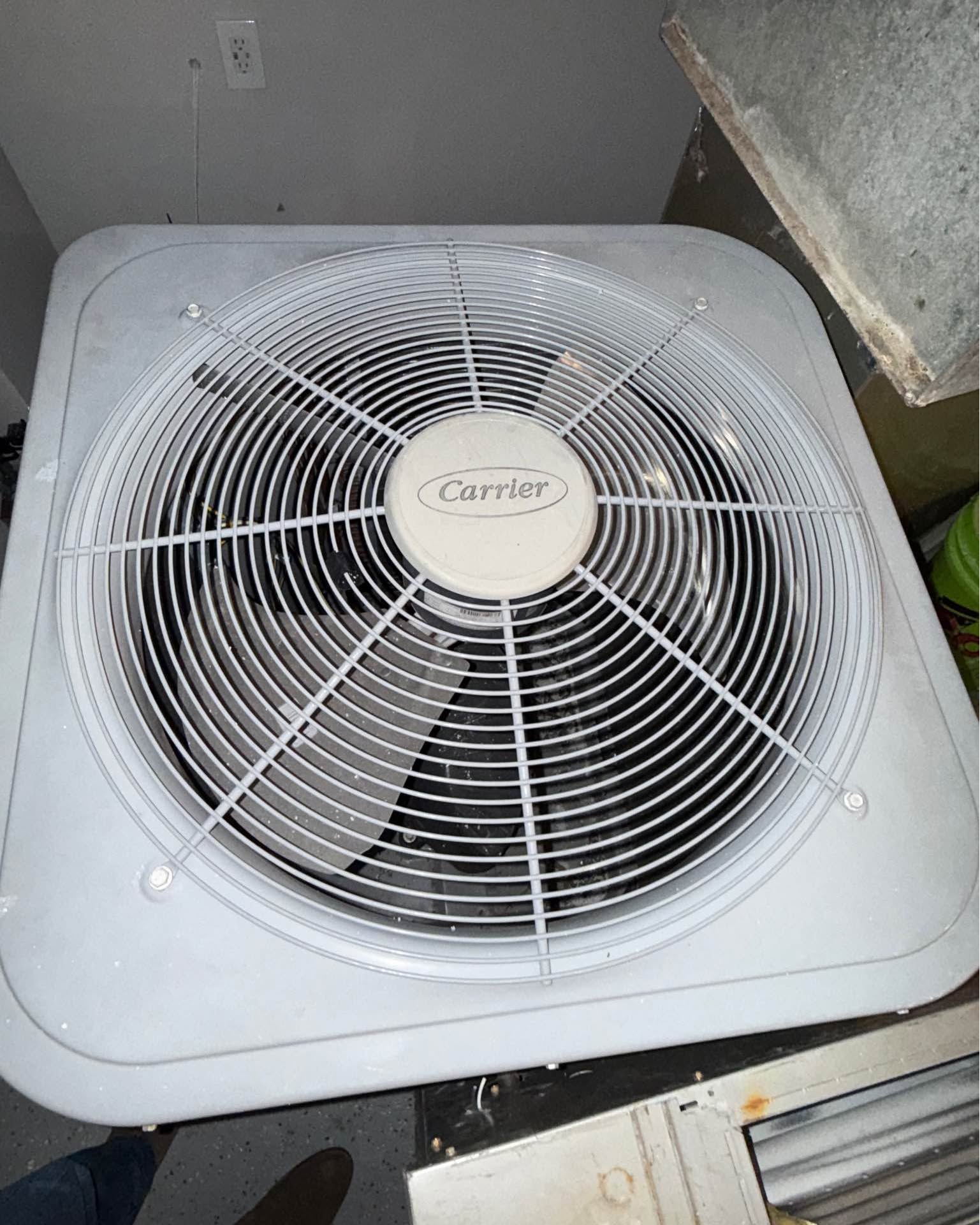 Albert Hakimi Facebook ad: Carrier HVAC System (Condenser & Furnace)