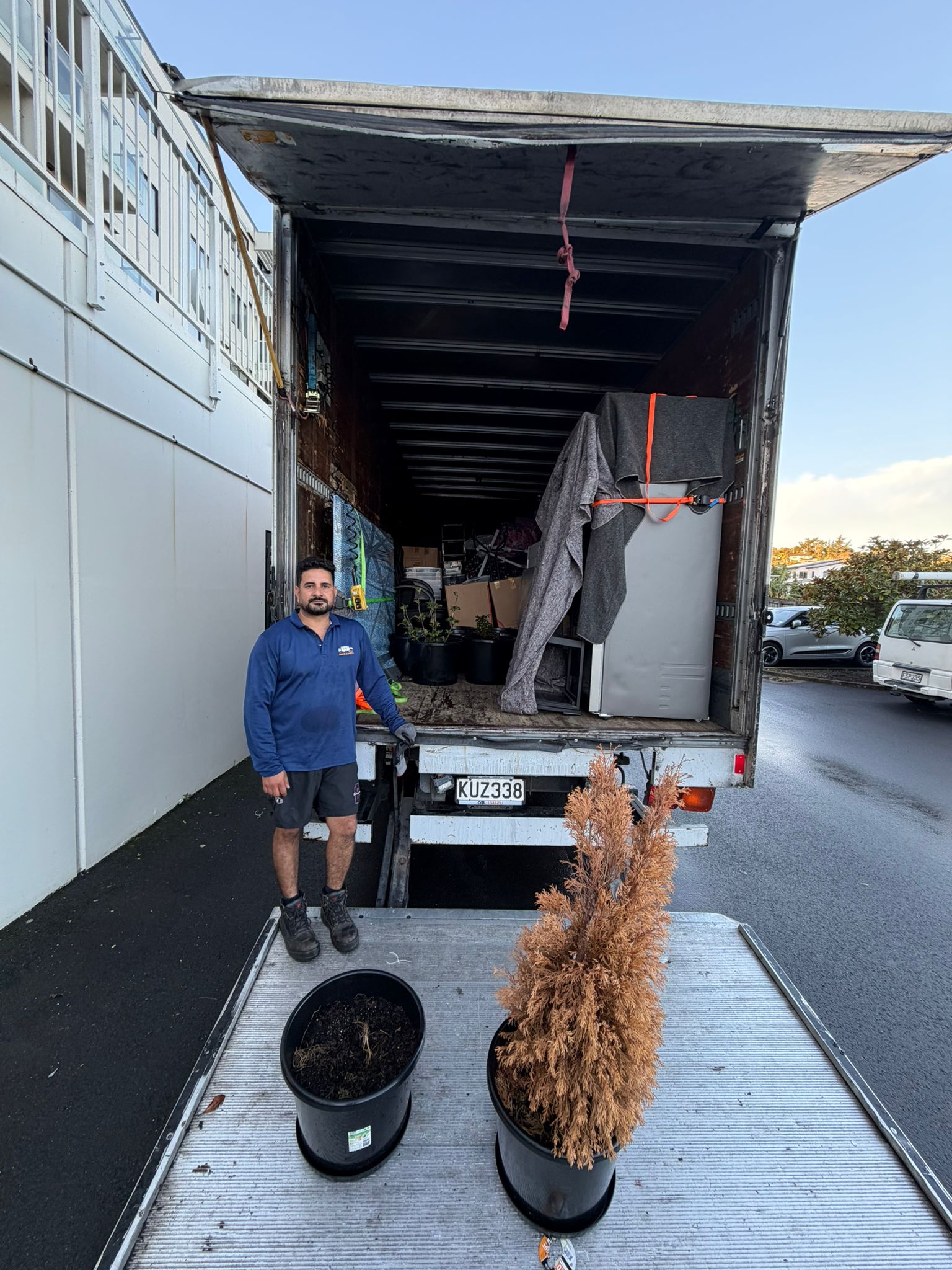 Professional Movers Facebook ad: 20% OFF House Moving Services