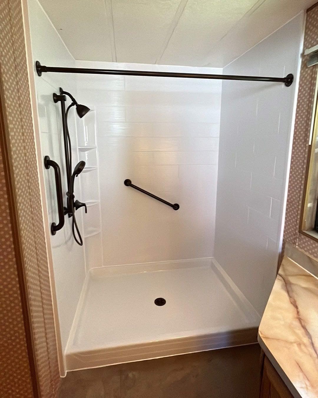 Bath Fitter of NY and NJ Facebook ad: NEW YORK: Get $500 Off a 1-Day Bath Remodel