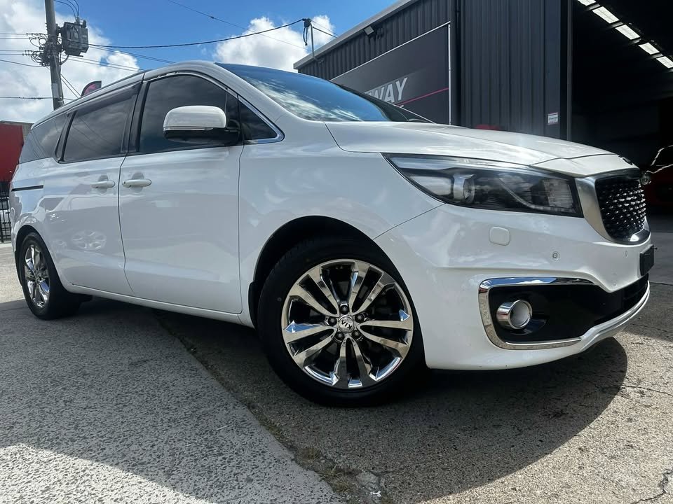 Shaianne McGlone Facebook ad: 2016 Kia CARNIVAL PLATINUM YP MY16 AUTOMATIC TURBO DIESEL…