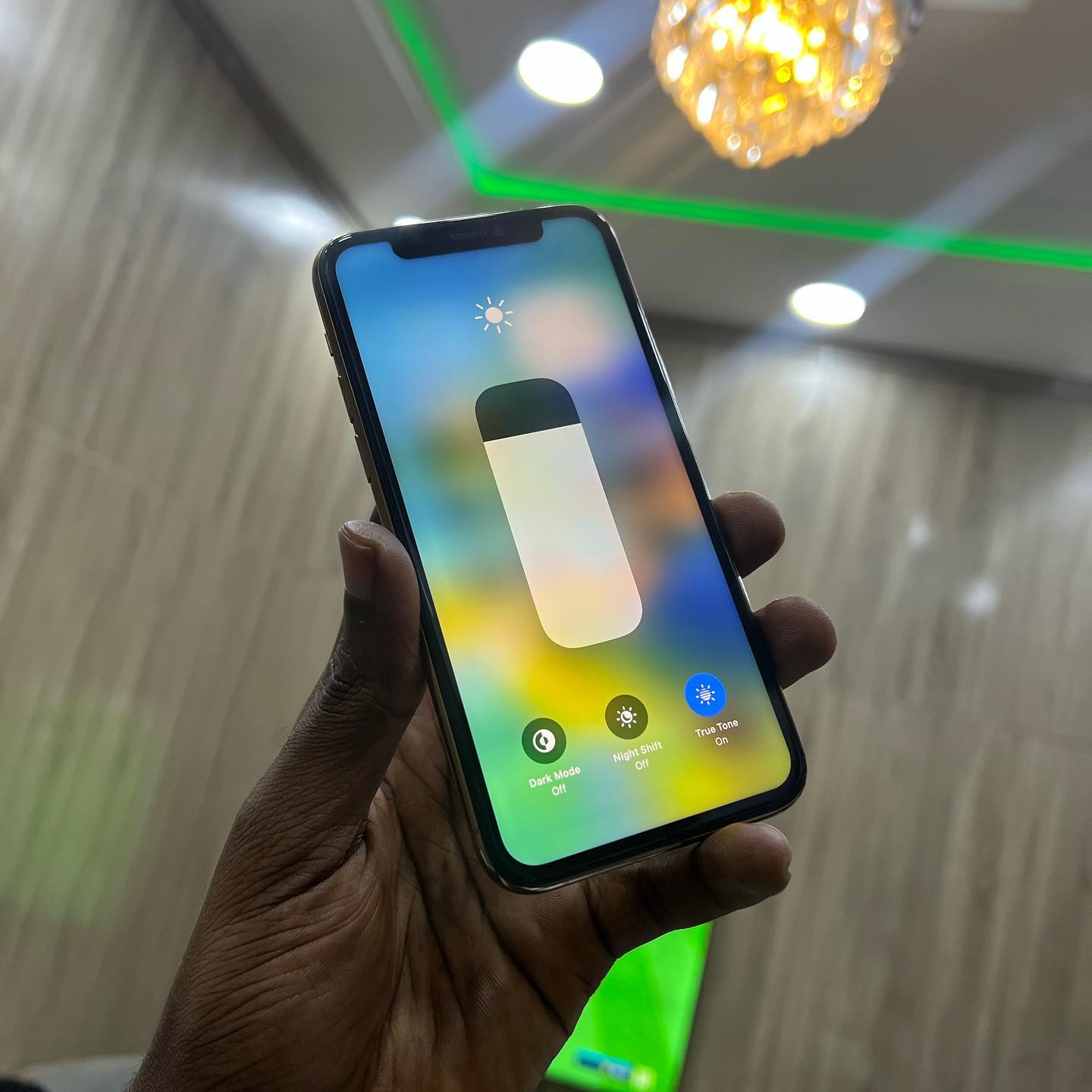 Phoneworldnigeria_backuppage Facebook ad: Deal or no Deal