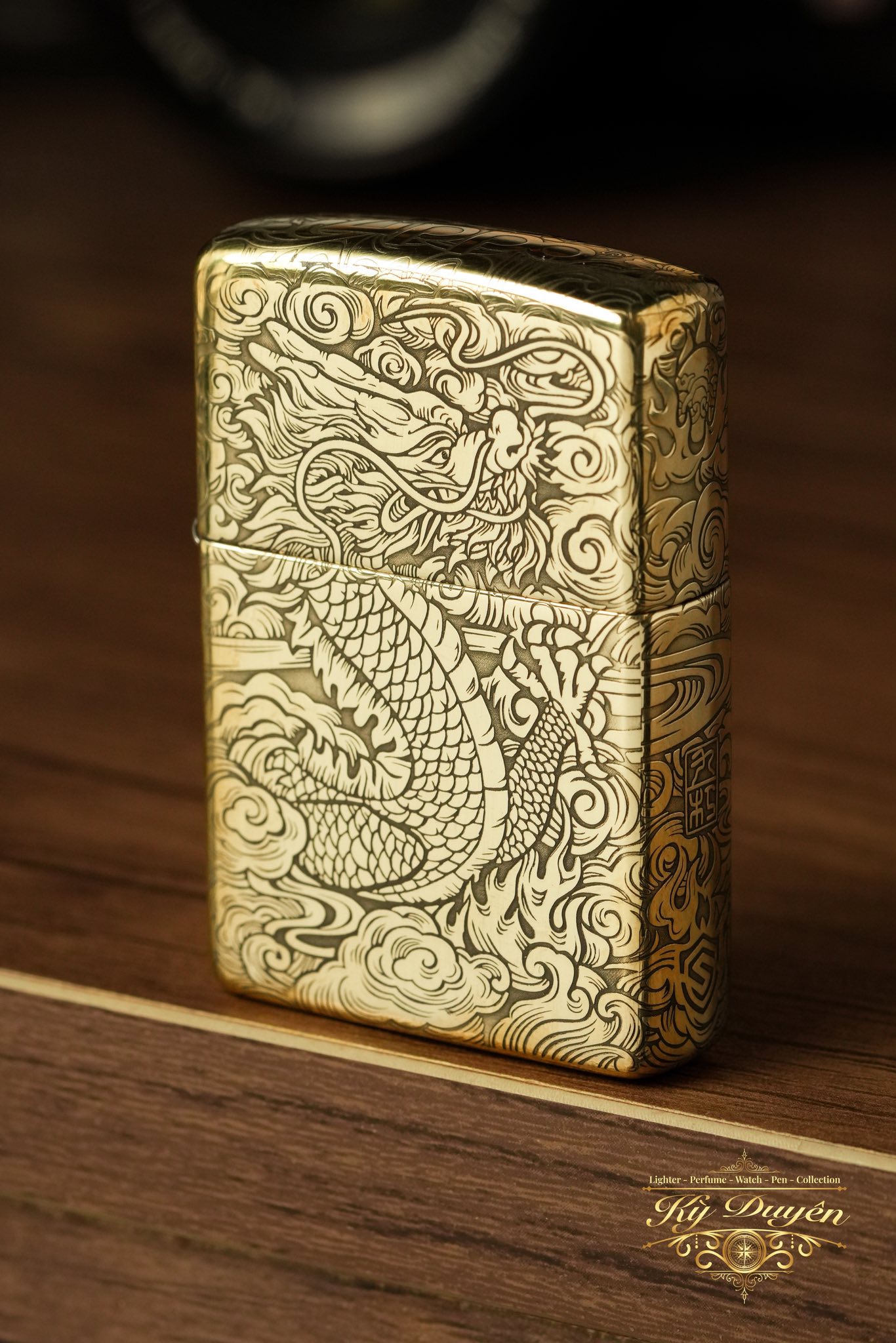 Thuyduyen Nguyen Facebook ad: ZIPPO Rồng Lượn Trời Mây