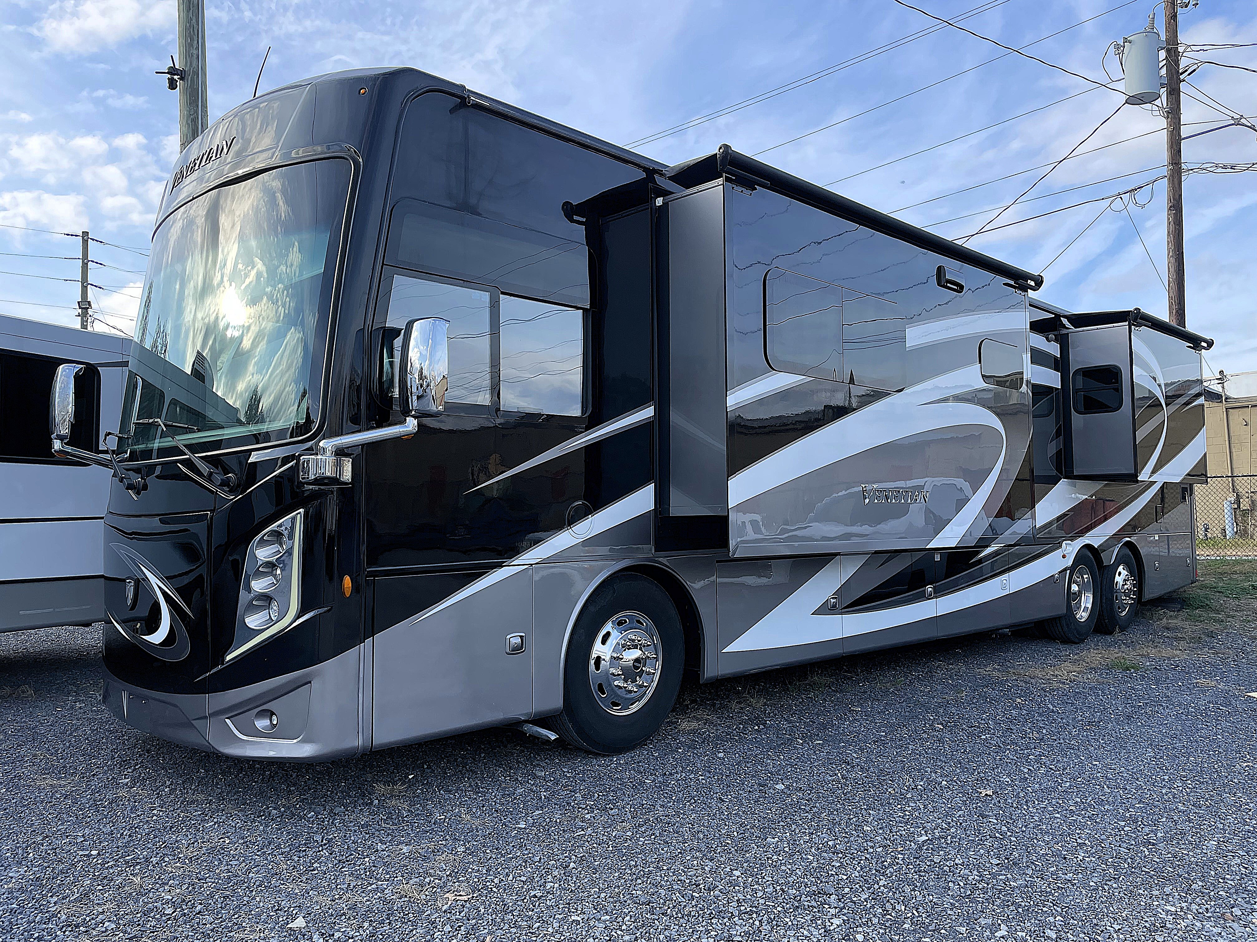 United RV Centers, Inc Facebook ad: RV Dealer in CHATSWORTH, GA | United RV Centers, Inc.