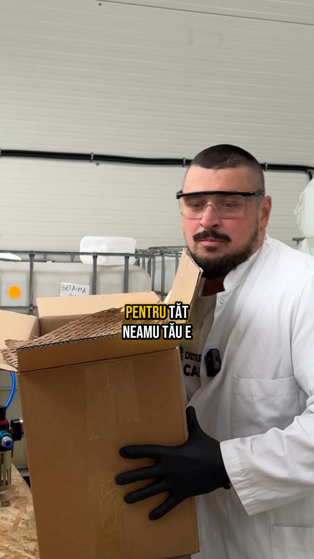 LaCanistra.ro Facebook ad: Comandă Detergent Direct Din Fabrică