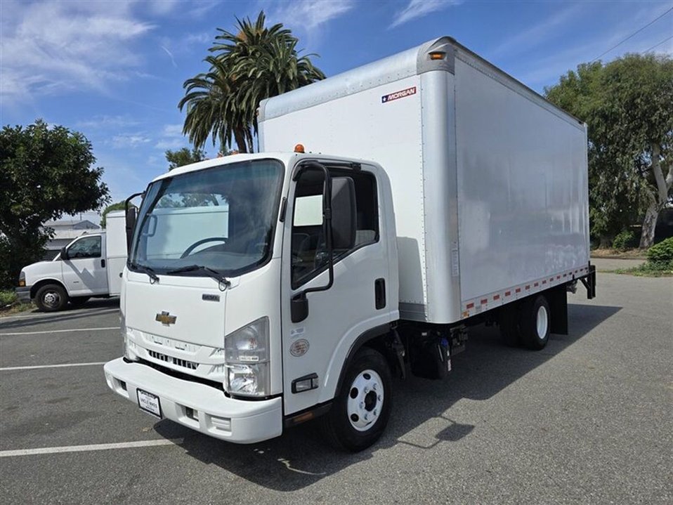 AJ Garcia Facebook ad: 2020 Chevrolet 4500 Box truck, Low Cab Forward 5.2L,16FT…