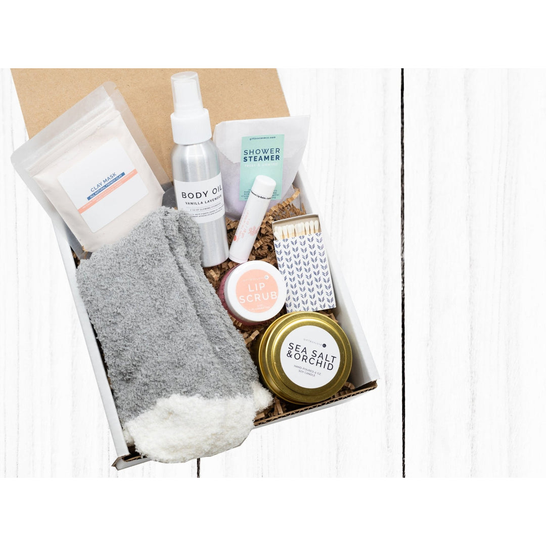 Gift Box Love Co. Facebook ad: Make gifting effortless and meaningful!