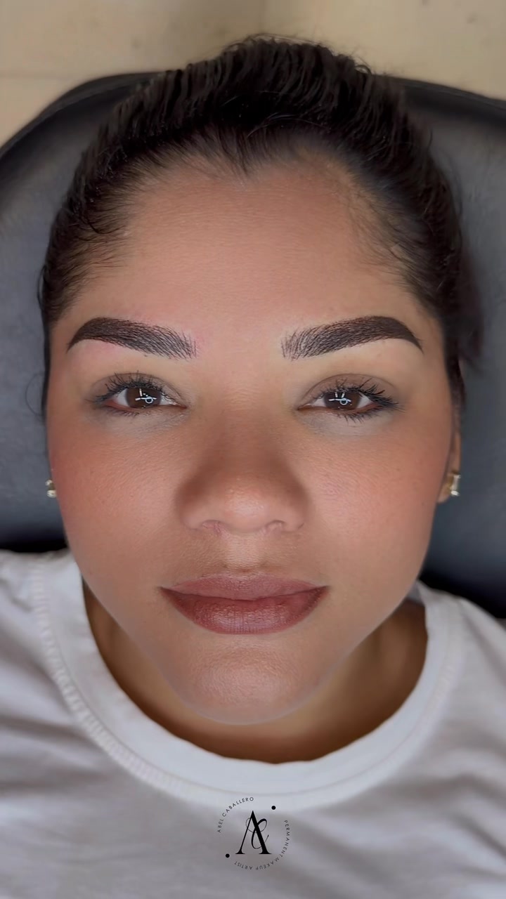 Abel Caballero Phibrows Boldbrows y PowderBrows Facebook ad: LATÍN BROWS