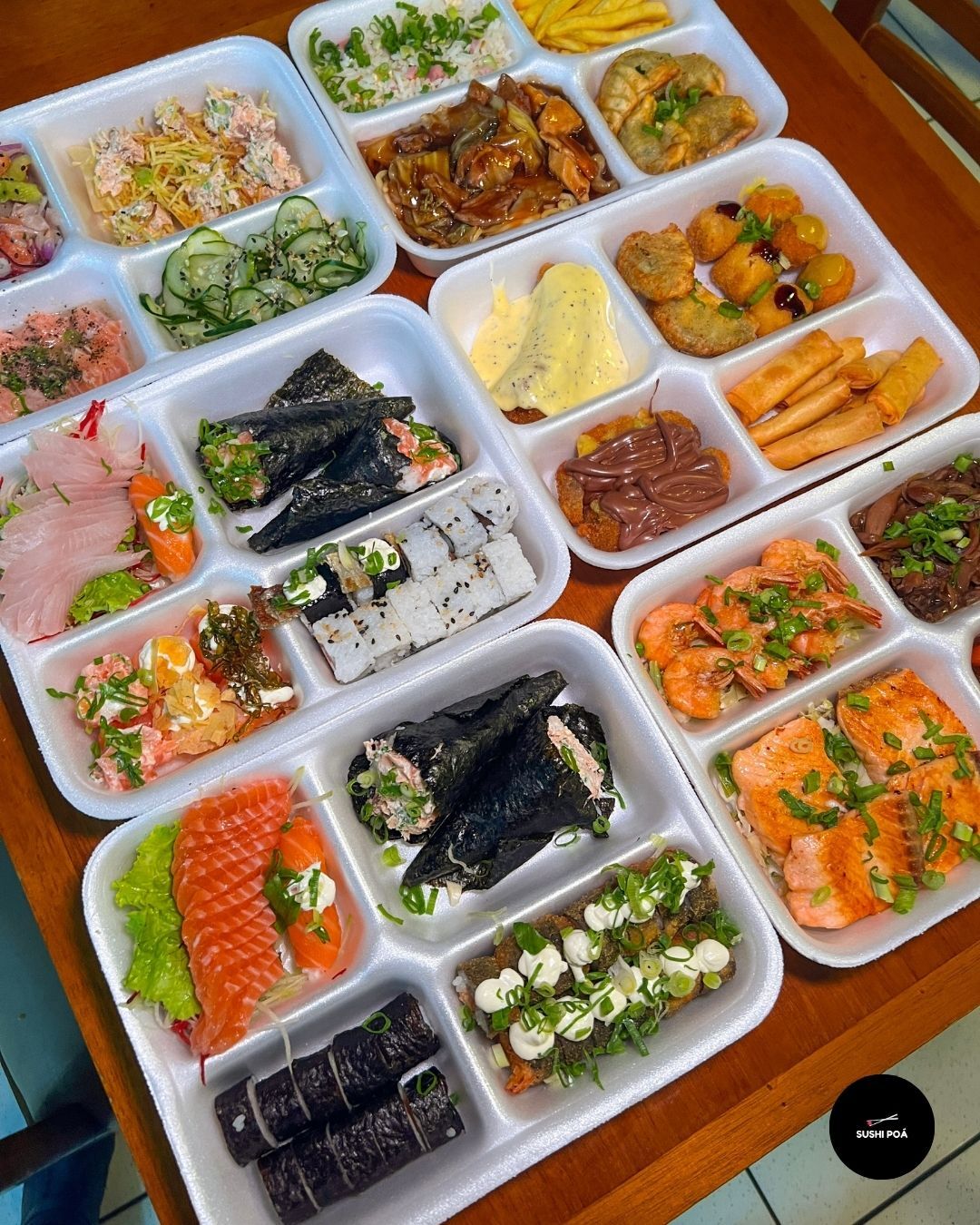 Sushi Poá Facebook ad: Esfriou? Que tal garantir um delivery pro jantar?