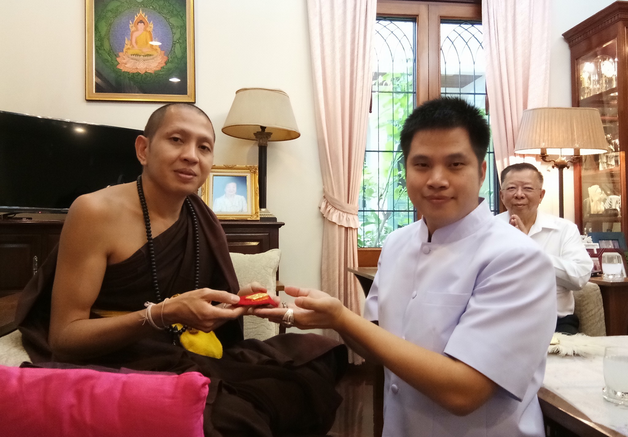 Tee Freedom Facebook ad: ครูบาอริยชาติ อริยจิตโต วัดแสงแก้วโพธิญาณ…