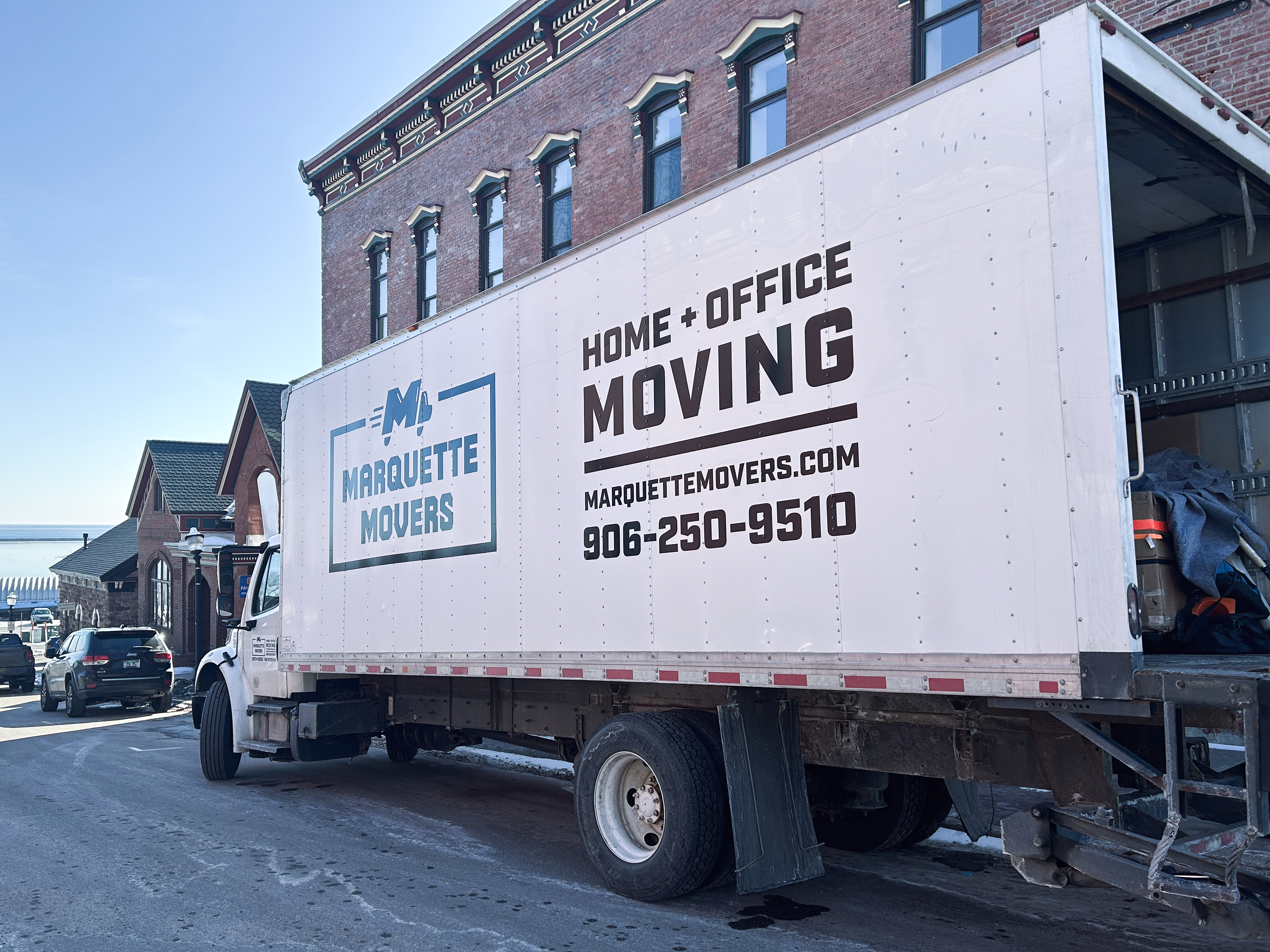 Marquette Movers Facebook ad: Moving this Summer?