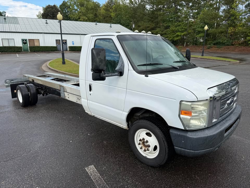 Taylor Bowling Facebook ad: 2011 V10 Dually van