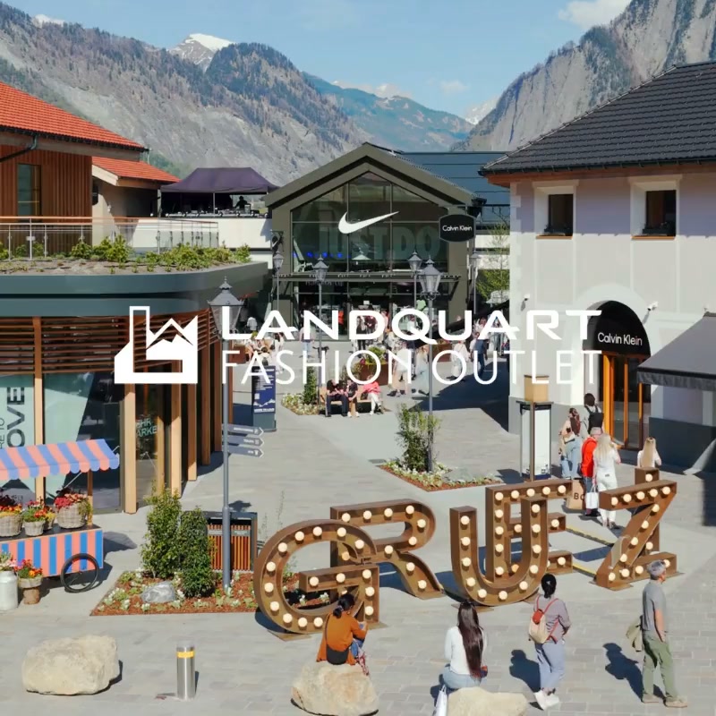 Landquart Fashion Outlet Facebook ad: Autumn Must-Haves: Mehr Herbst. Mehr Style.