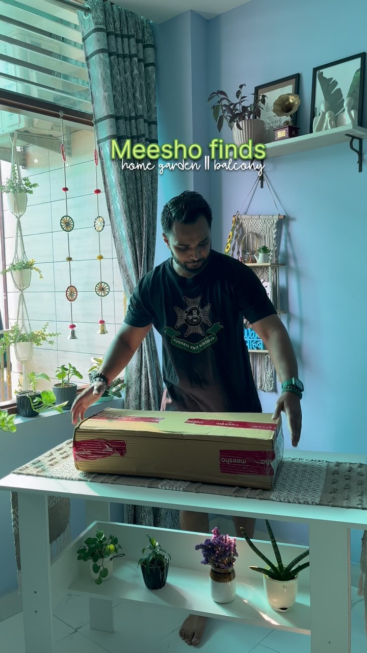 Pooja style corner Facebook ad: Comment LINK to get automated link in your…