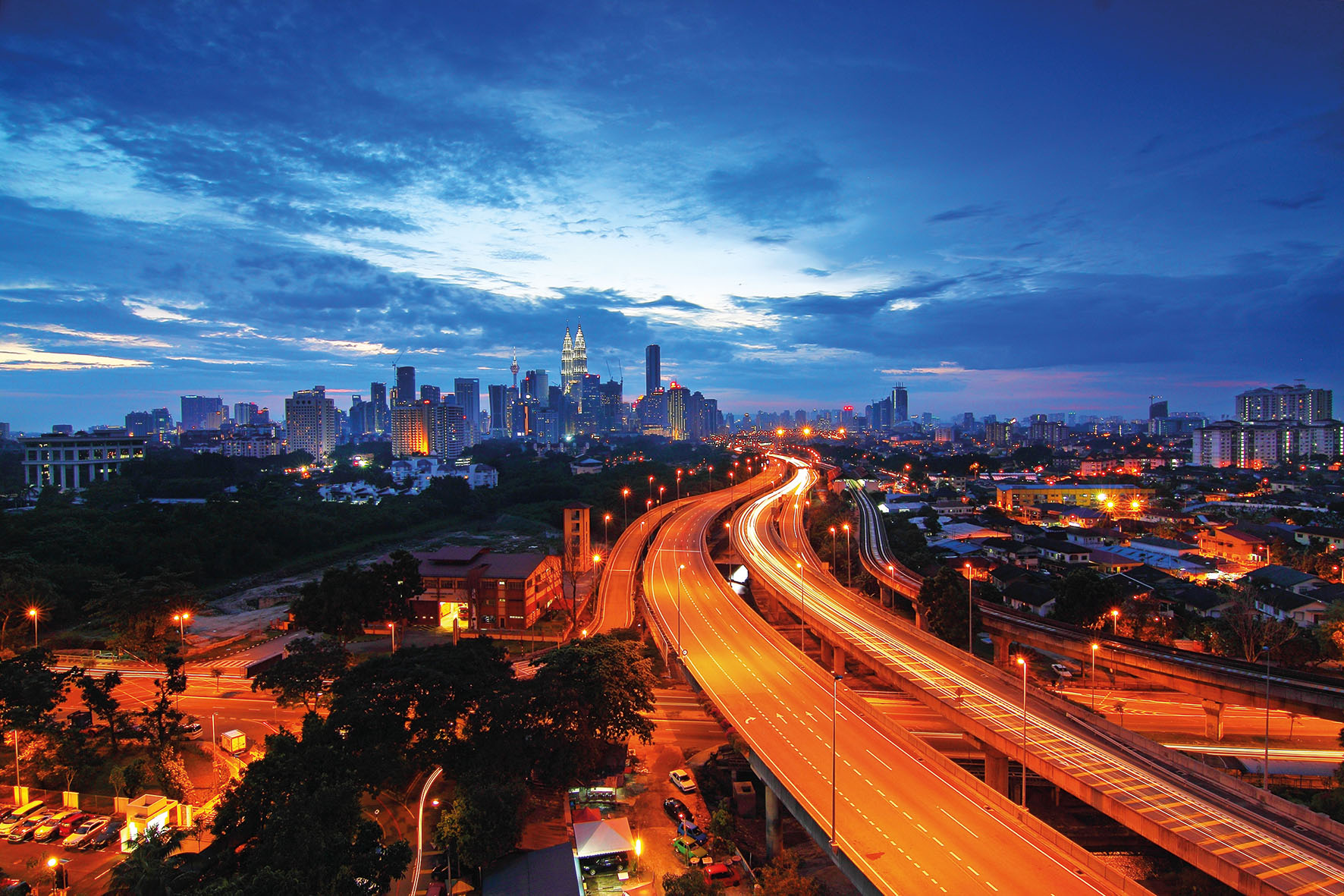 The Ria KL Sentral Facebook ad: The Ria: Is This The Best Investment Strategy?
