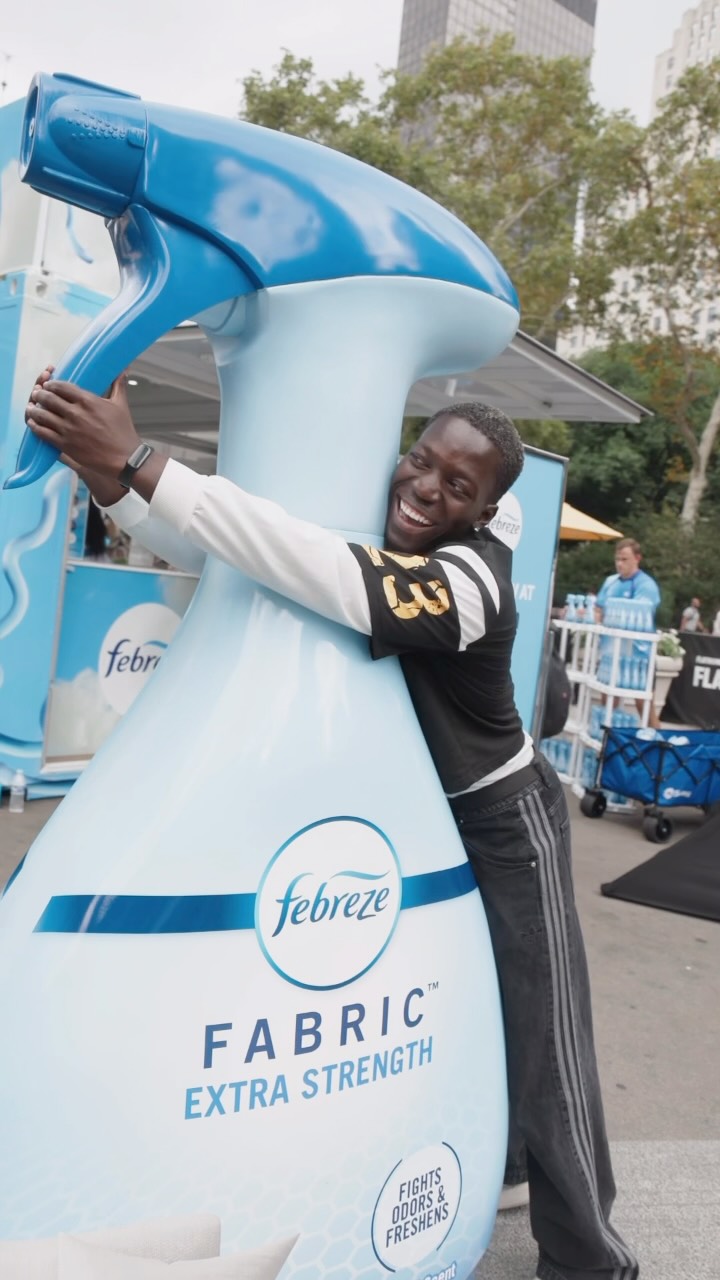 Febreze Facebook ad: Stay fresh with @febreze