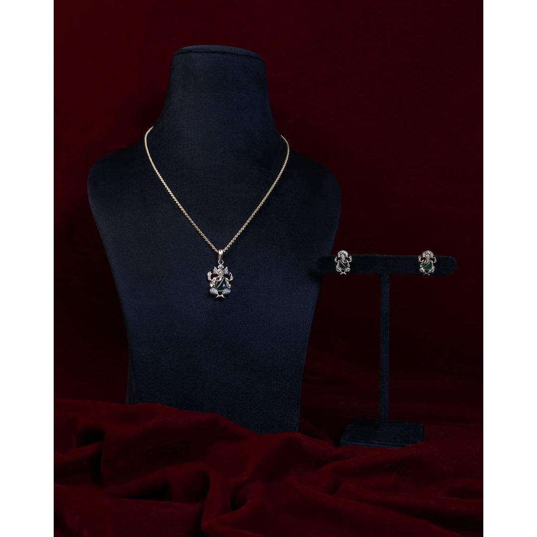 Lavish Links Facebook ad: Up to 15% OFF