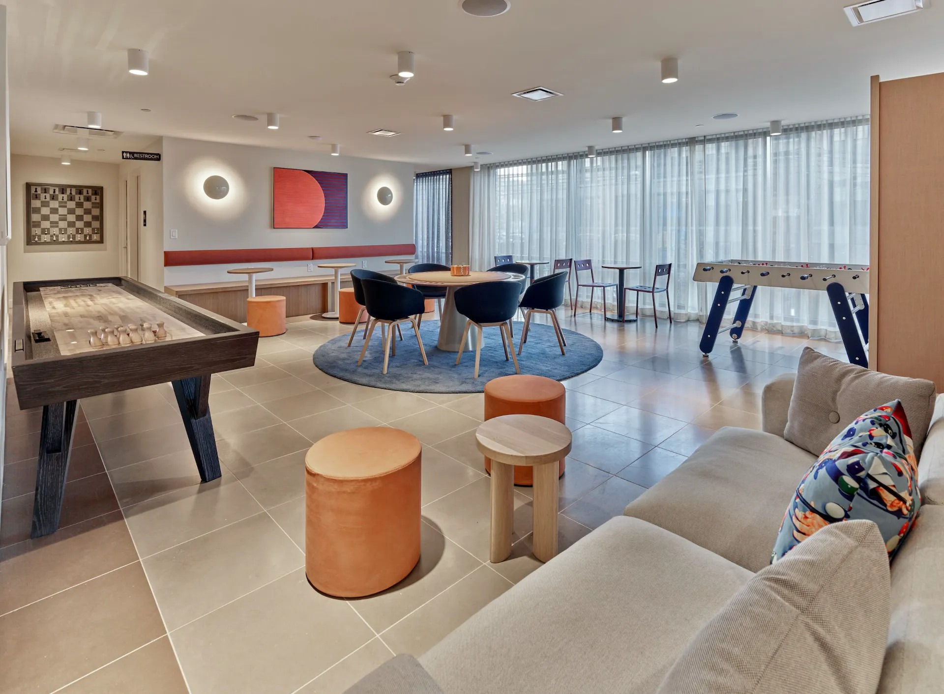 Le Leo Facebook ad: Embark on an extraordinary lifestyle at Le Léo…