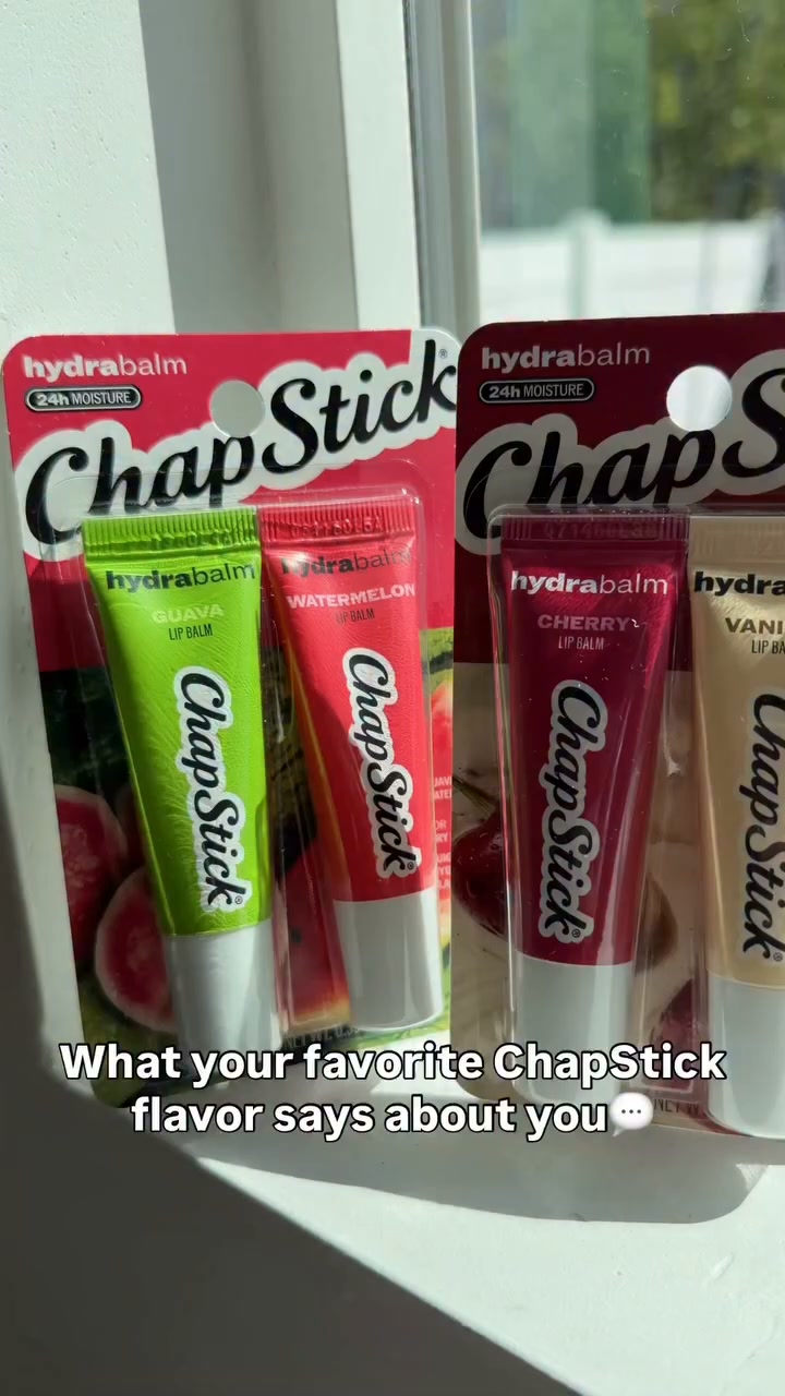 ChapStick Facebook ad: Skin-smoothing ingredients, 24h moisture.