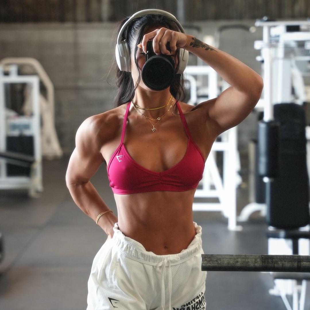 Gymshark Facebook ad: Find the sports bra for you