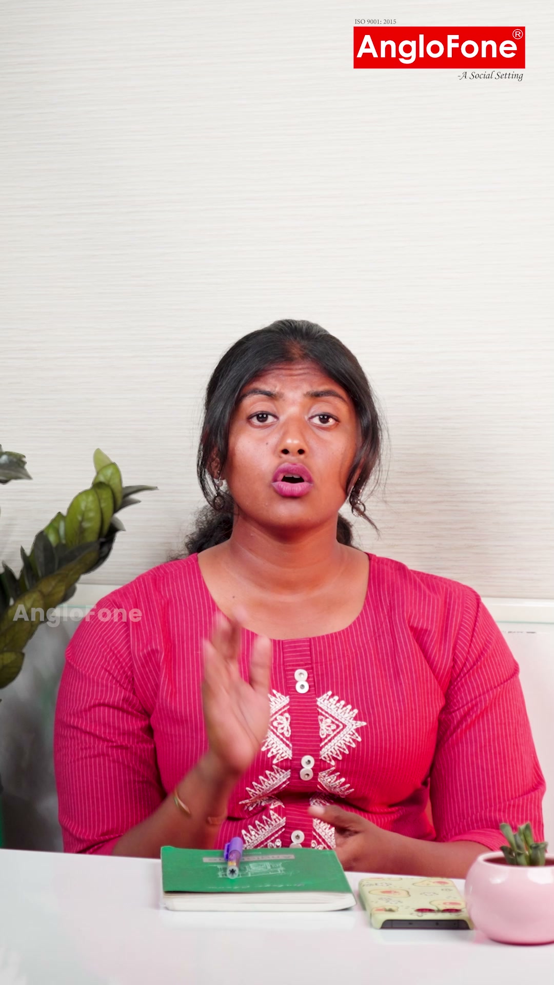 Anglofone Online English - Tamil Facebook ad: Chat with us