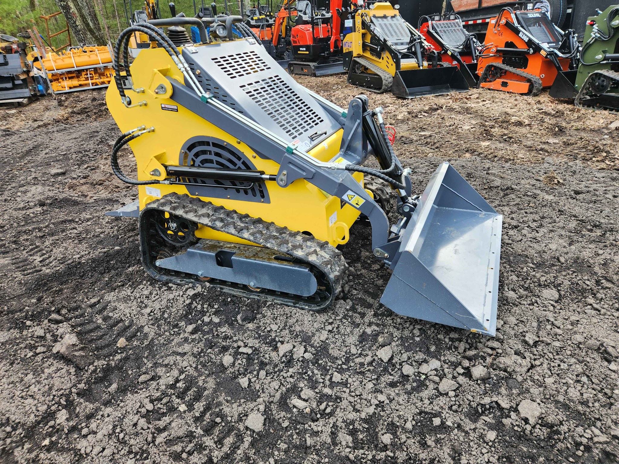Pat Gallagher Facebook ad: Landhero T-460 mini skidsteer 24hp