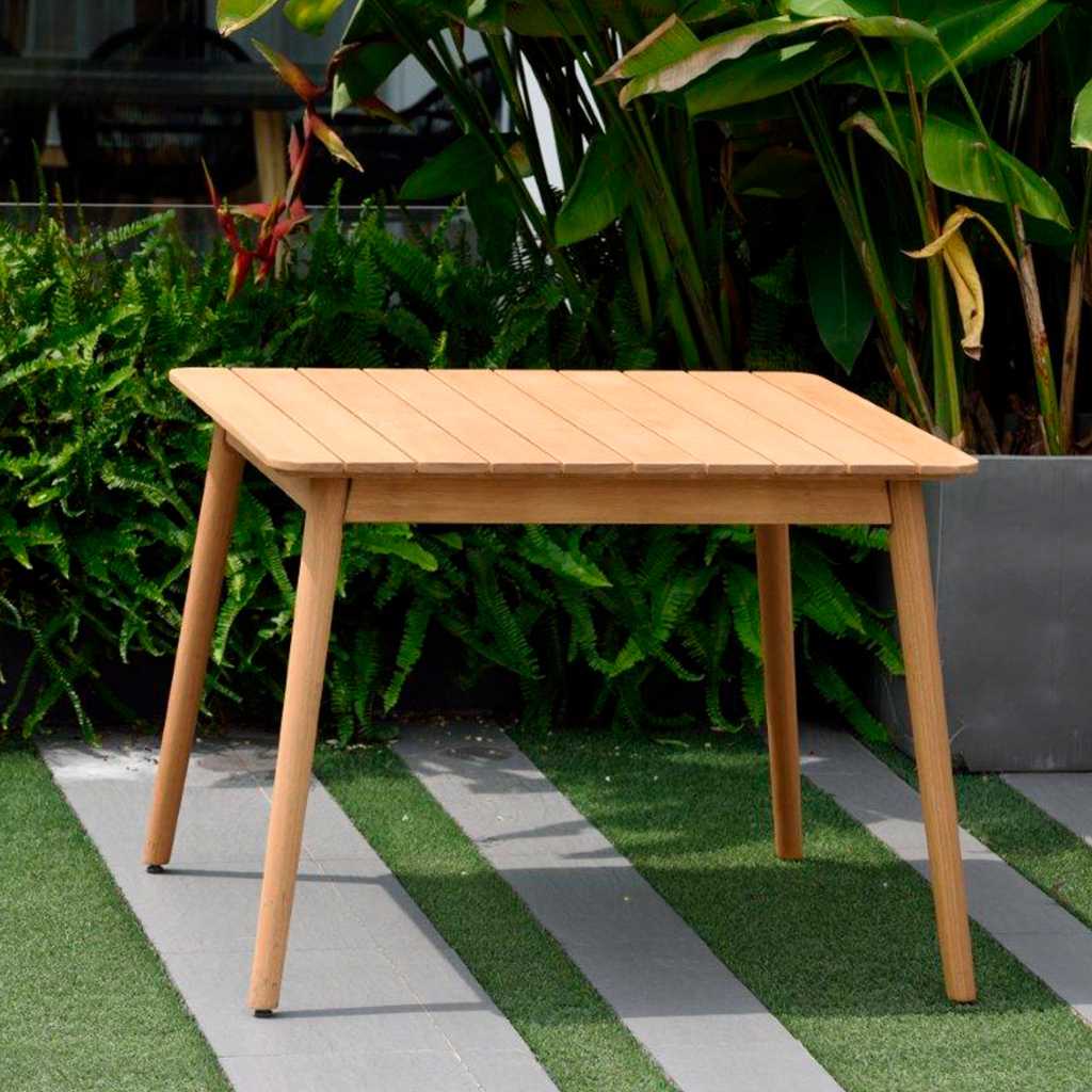 Tolder Facebook ad: Muebles y soluciones outdoor listos para usar.