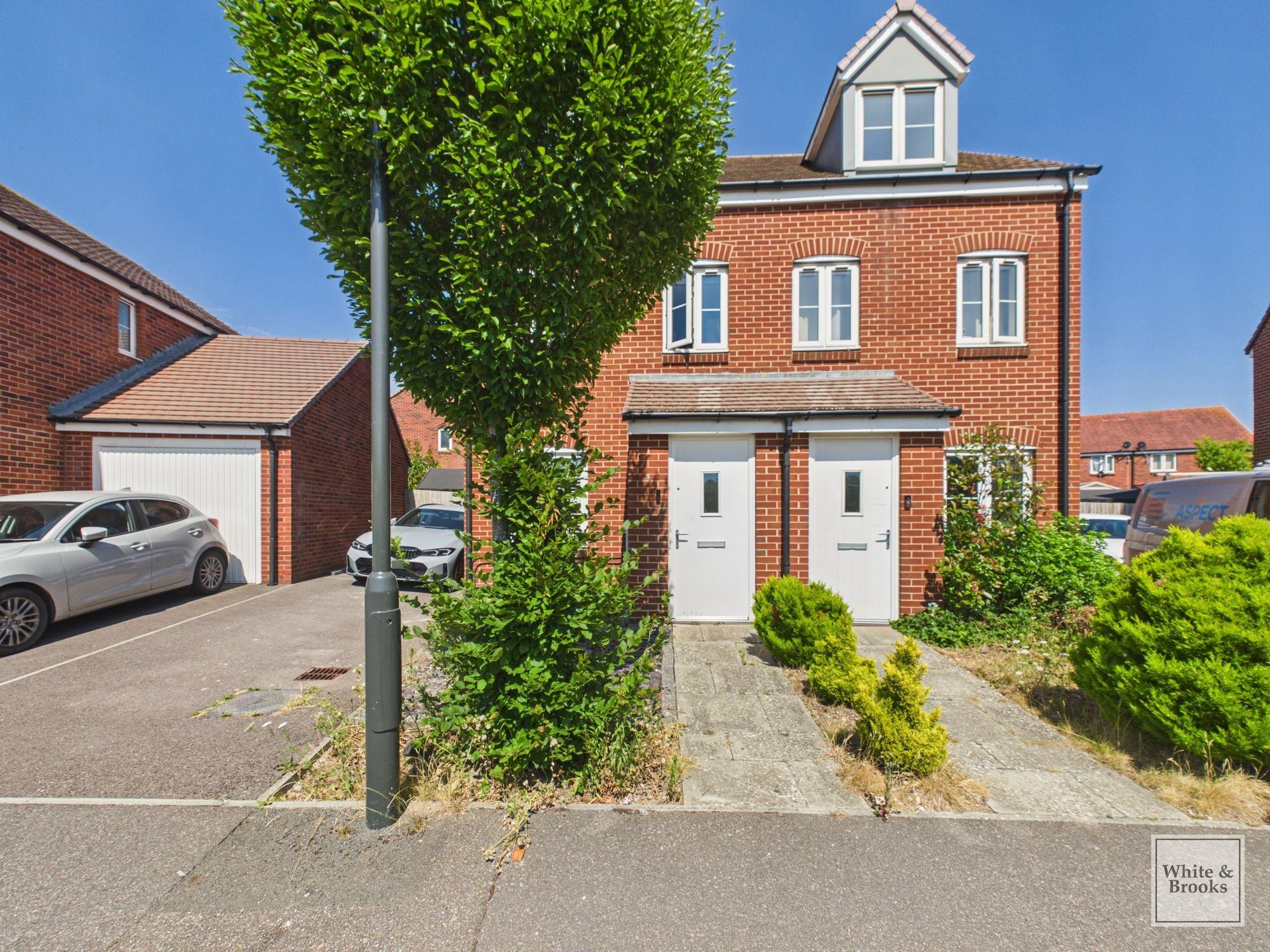 Mike Norgate Facebook ad: 3 beds 2 baths Townhouse