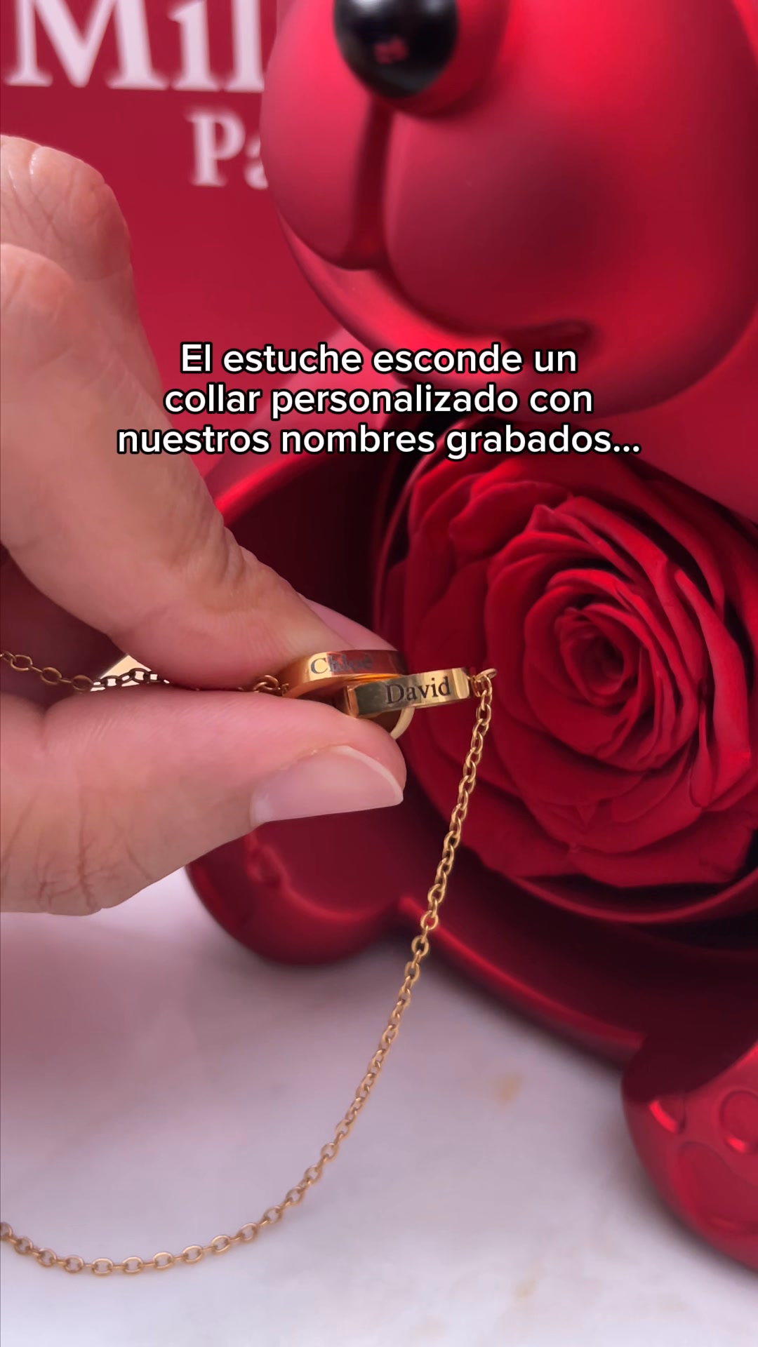 Milona Paris Facebook ad: ¡Envío y personalización gratis!
