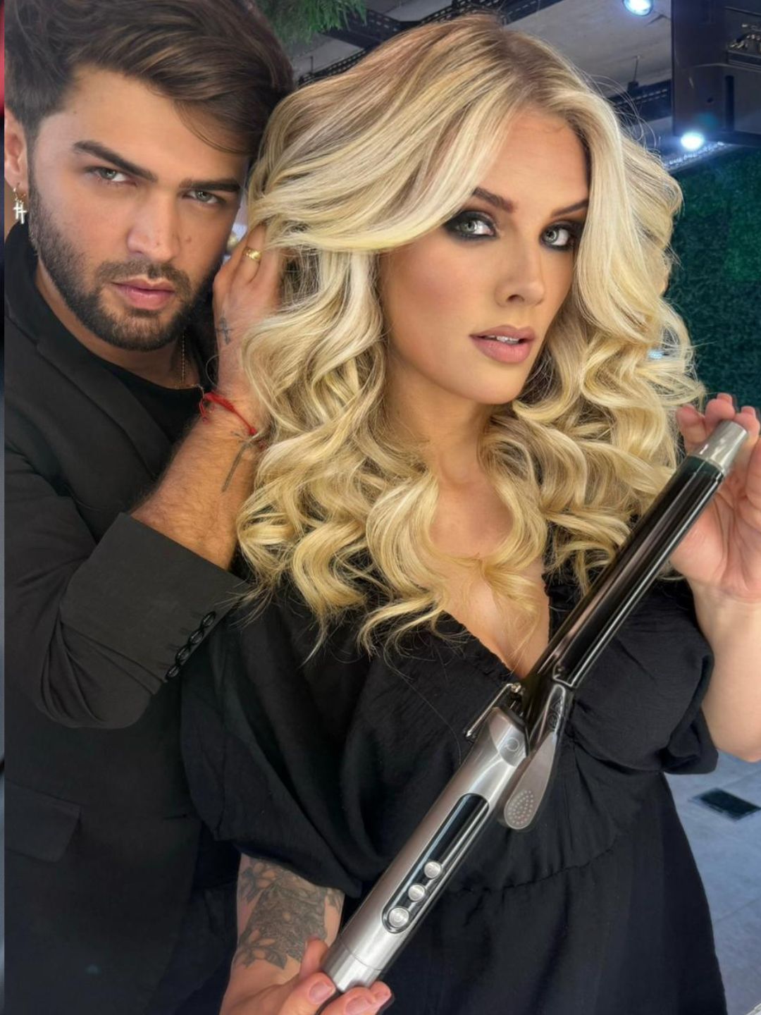 MQ Professional Hair Styling Facebook ad: Cabelo longo de verdade pede ferramenta à altura.⁣