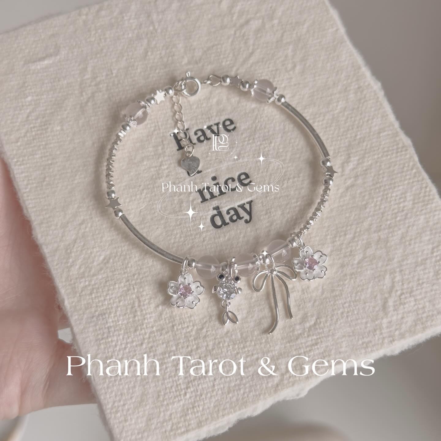 Phanh Tarot & Gems 2 Facebook ad