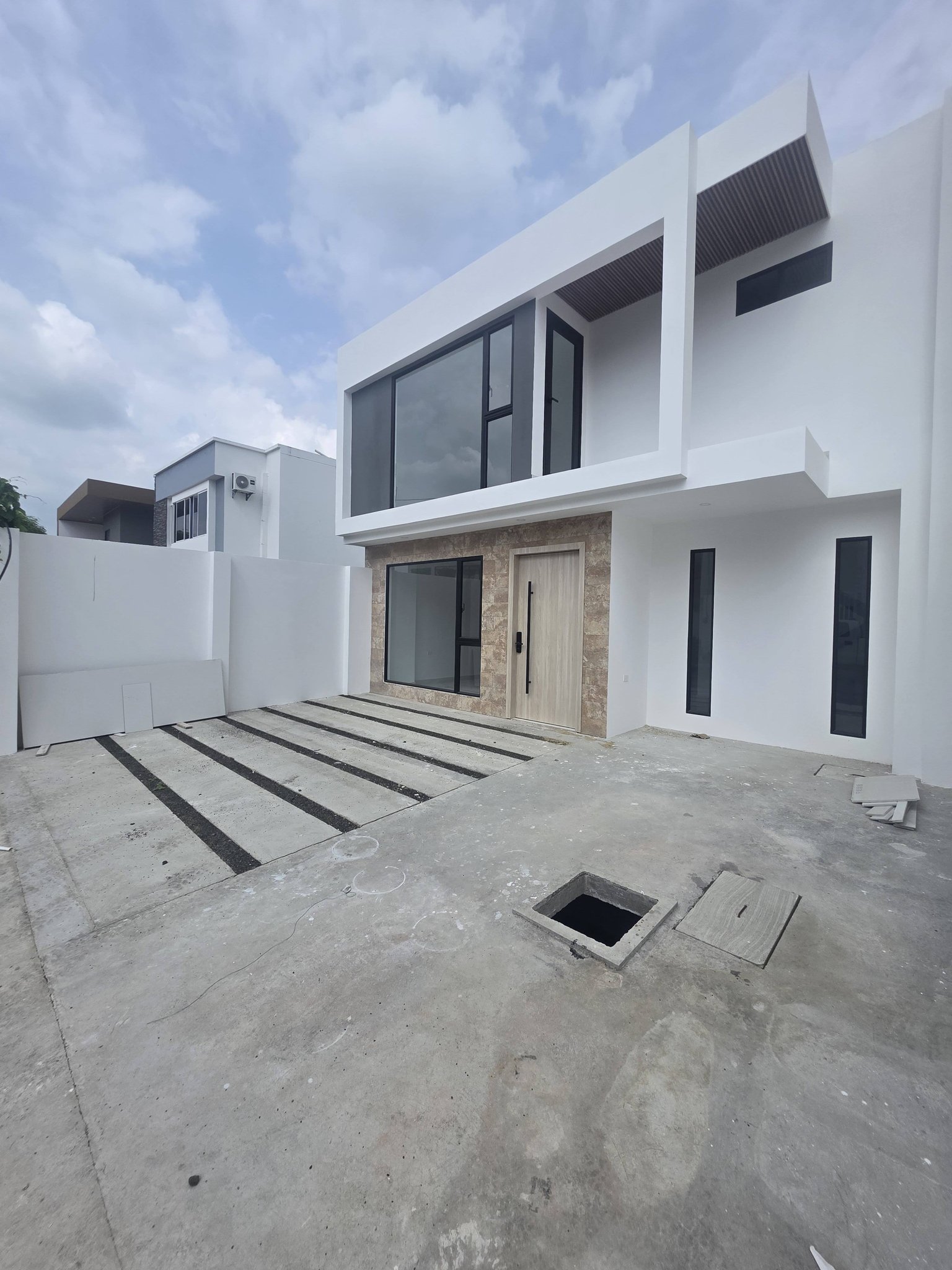 En Venta Ecuador - Portoviejo Facebook ad: ¡Hermosa casa en venta en Portoviejo!