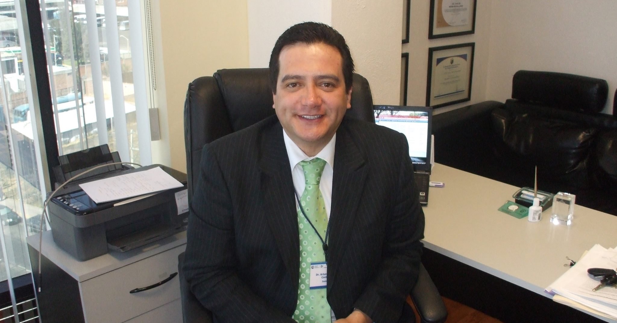 Dr. Arturo Martínez Contreras Facebook ad: Médico especialista en afecciones del tubo digestivo…