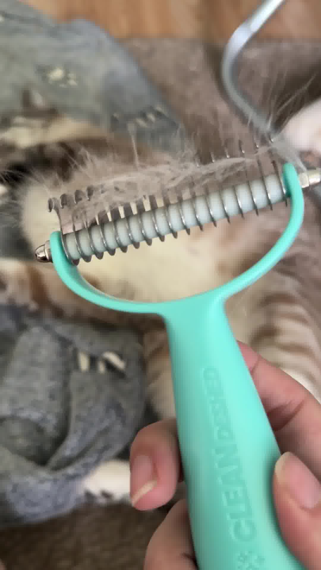 Uproot Clean Facebook ad: The #1 Dog and Cat Brush