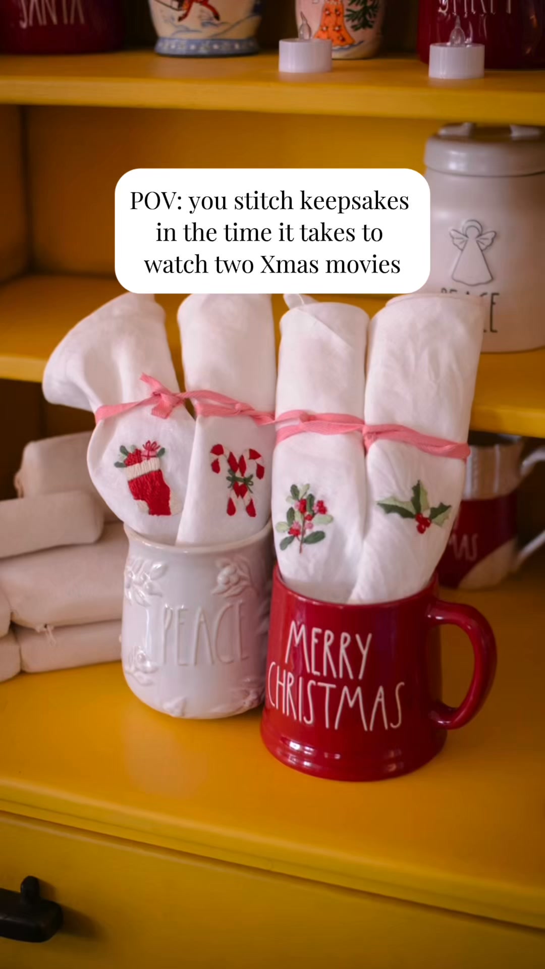 Clever Poppy Facebook ad: Napkins that become part of your holiday table