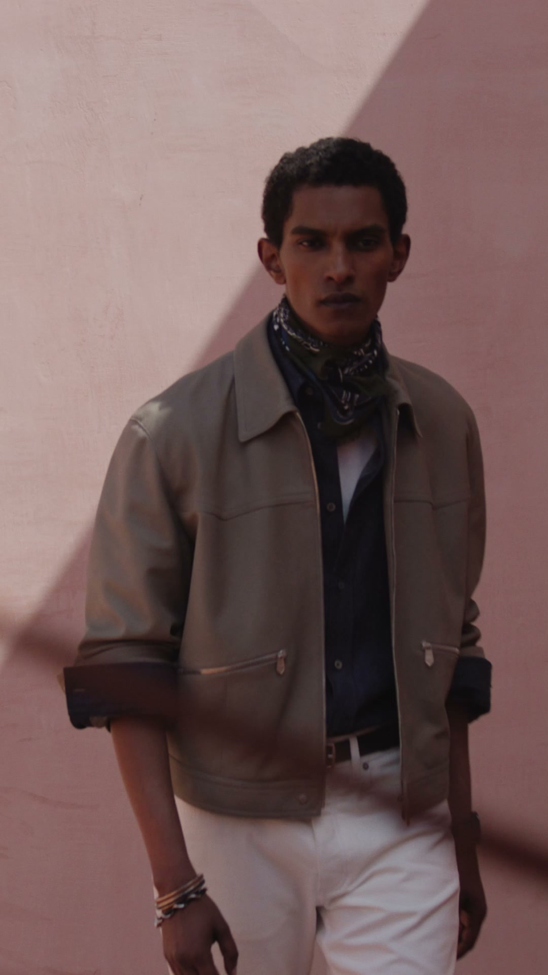 Hermès Facebook ad: Ride on! All set for a colourful escapade.
