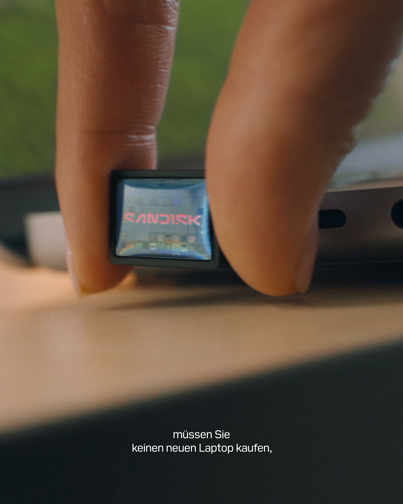SanDisk Storage Facebook ad: SANDISK Extreme Fit drive