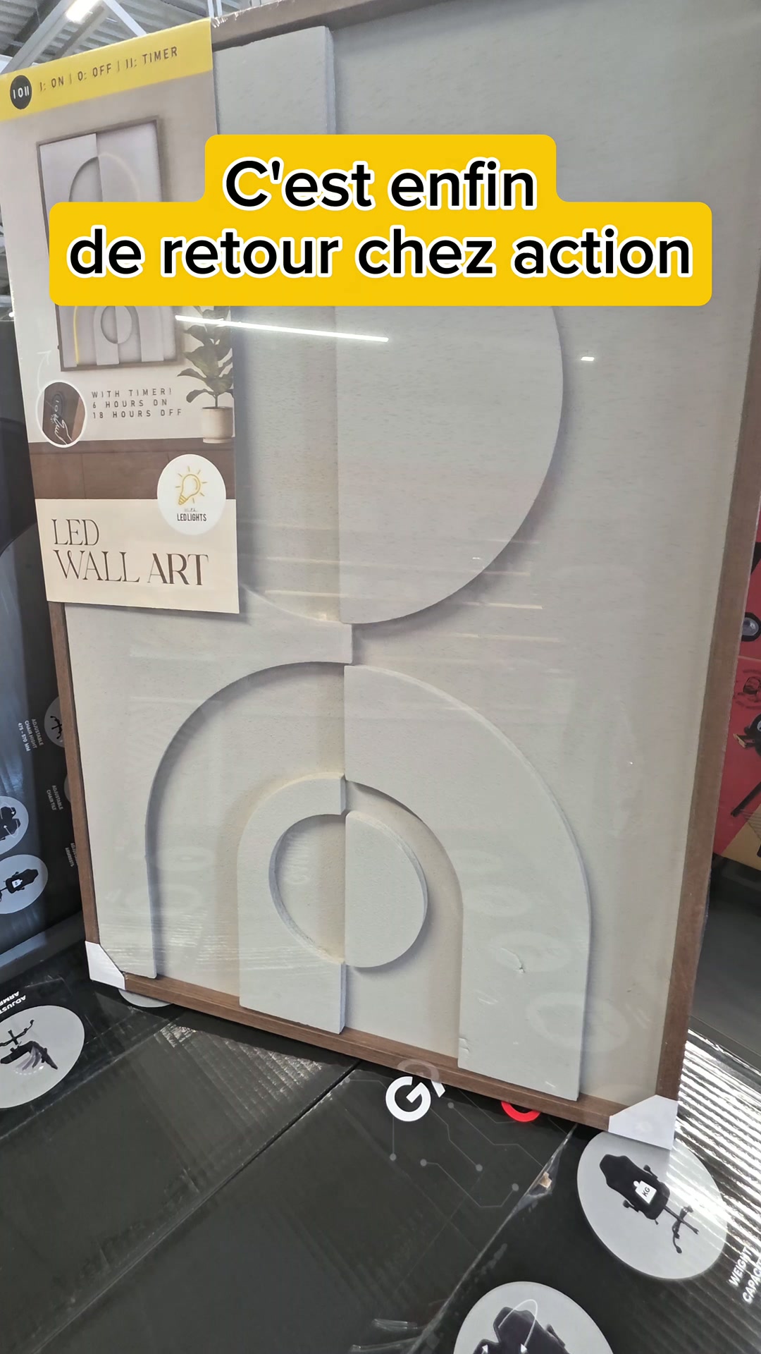 Promoaccro Facebook ad: Décoration murale avec LED chez Action!