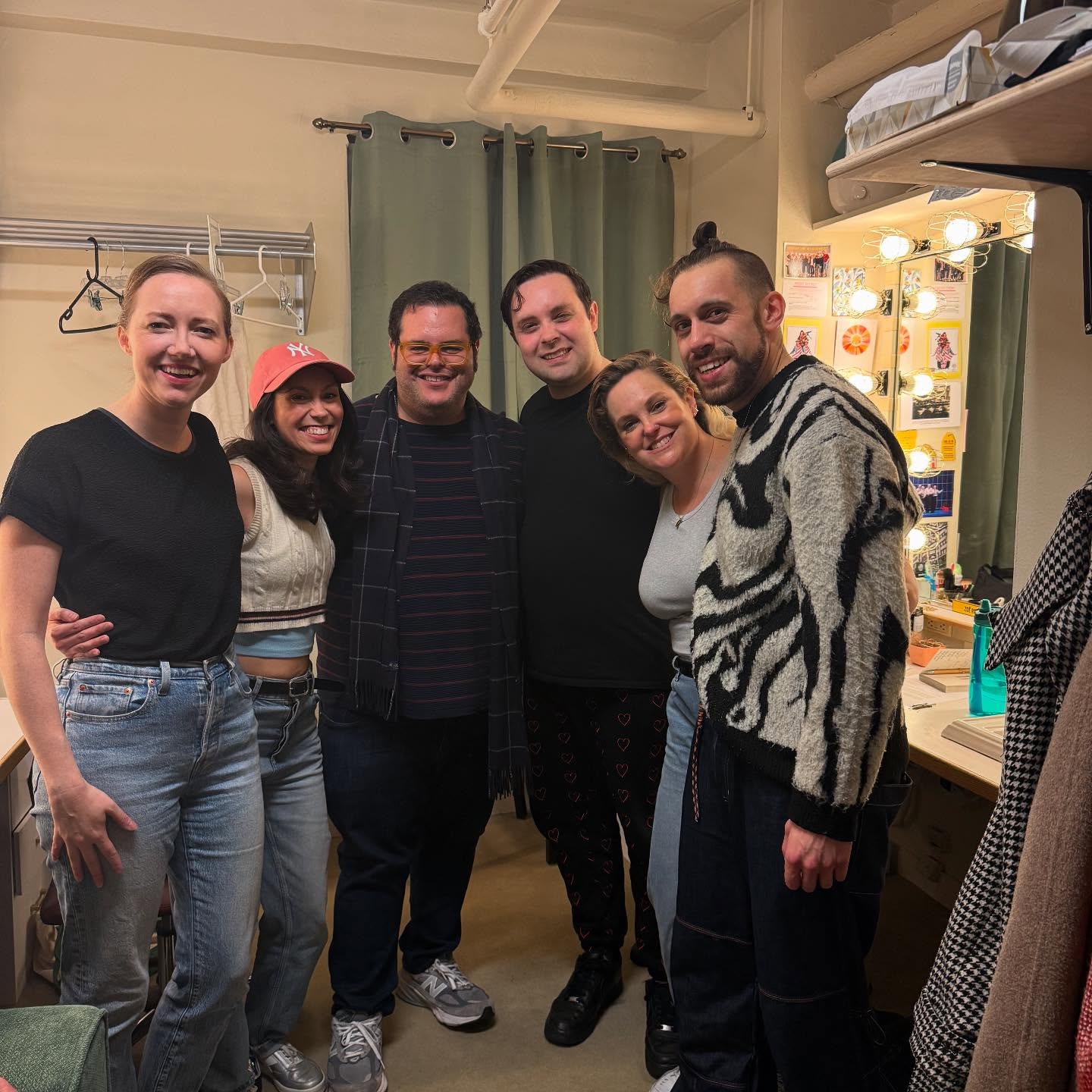 Josh Gad Facebook ad